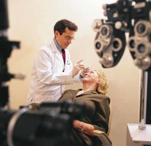 Dr. Philip Rosenfeld administers an injection to treat “wet” macular degeneration.