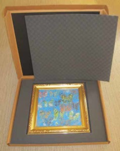 A HUNT SLONEM OIL ON CANVAS PAINTING IN ANTIQUE FRAME IS SHOWN IN A AIRFLOAT STRONGBOX WITH FOAM AND ADDED PLASTIC INTERIOR