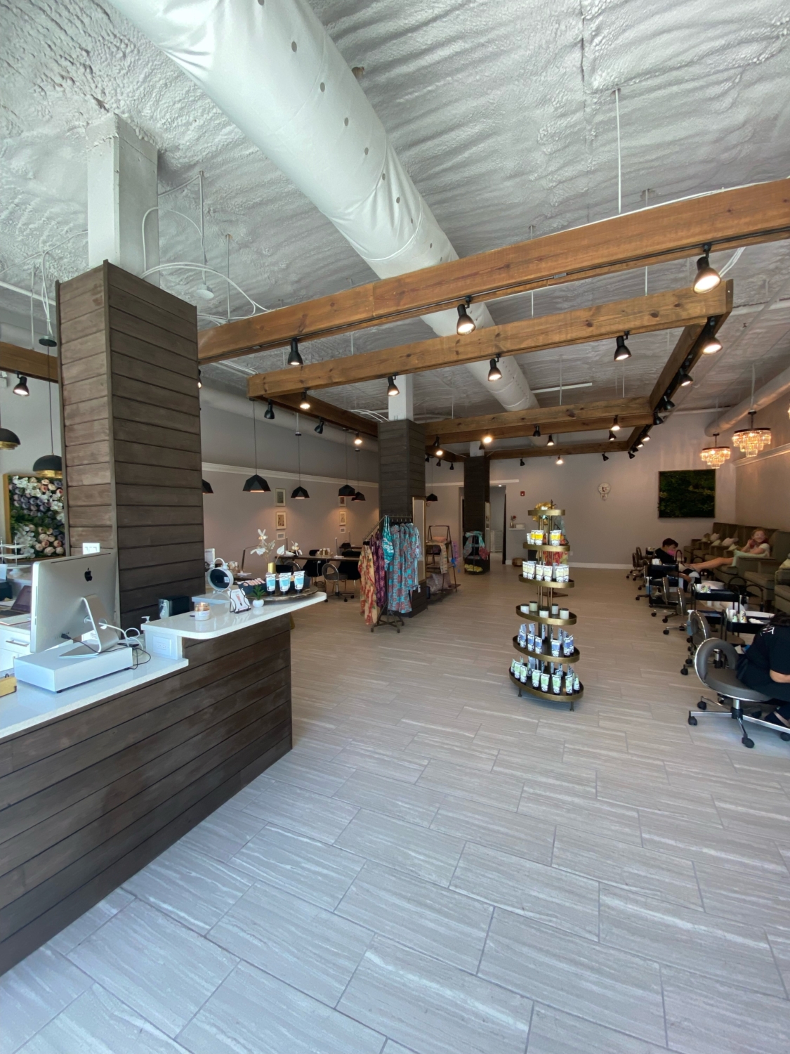 FIFTH AVENUE SOUTH BID ANNOUNCES OPENING OF PAINT NAIL BAR Life In